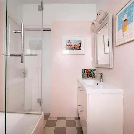 Daire Beautiful 1bd Parasian Batignolles *