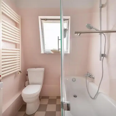 Daire Beautiful 1bd Parasian Batignolles